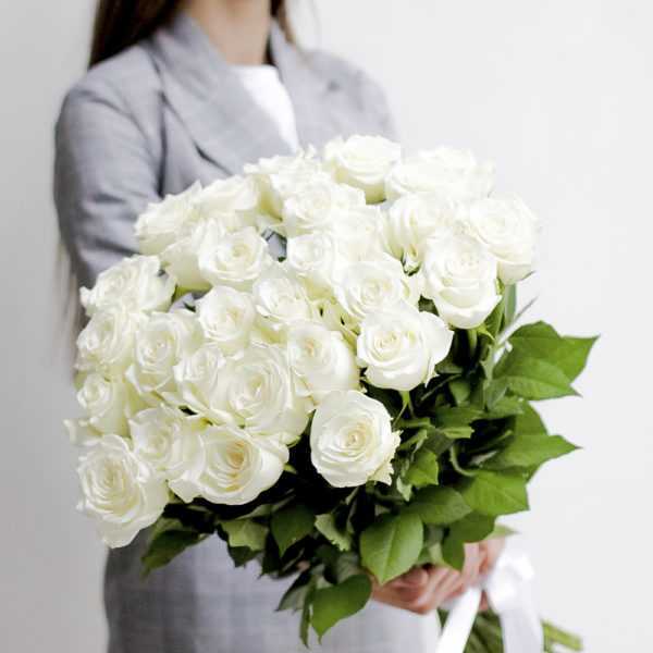 Букет белых роз White roses